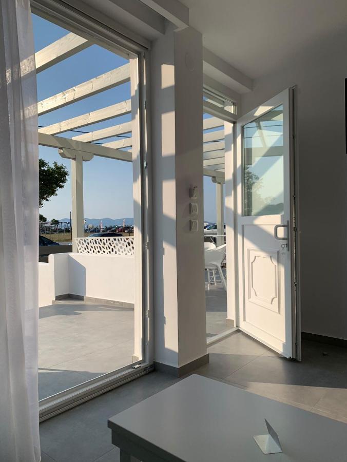 Ocean Blue Suites イエリソス エクステリア 写真