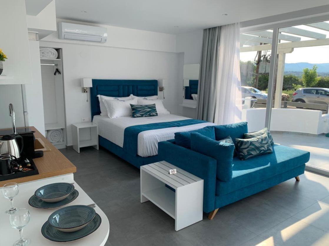 Ocean Blue Suites イエリソス エクステリア 写真