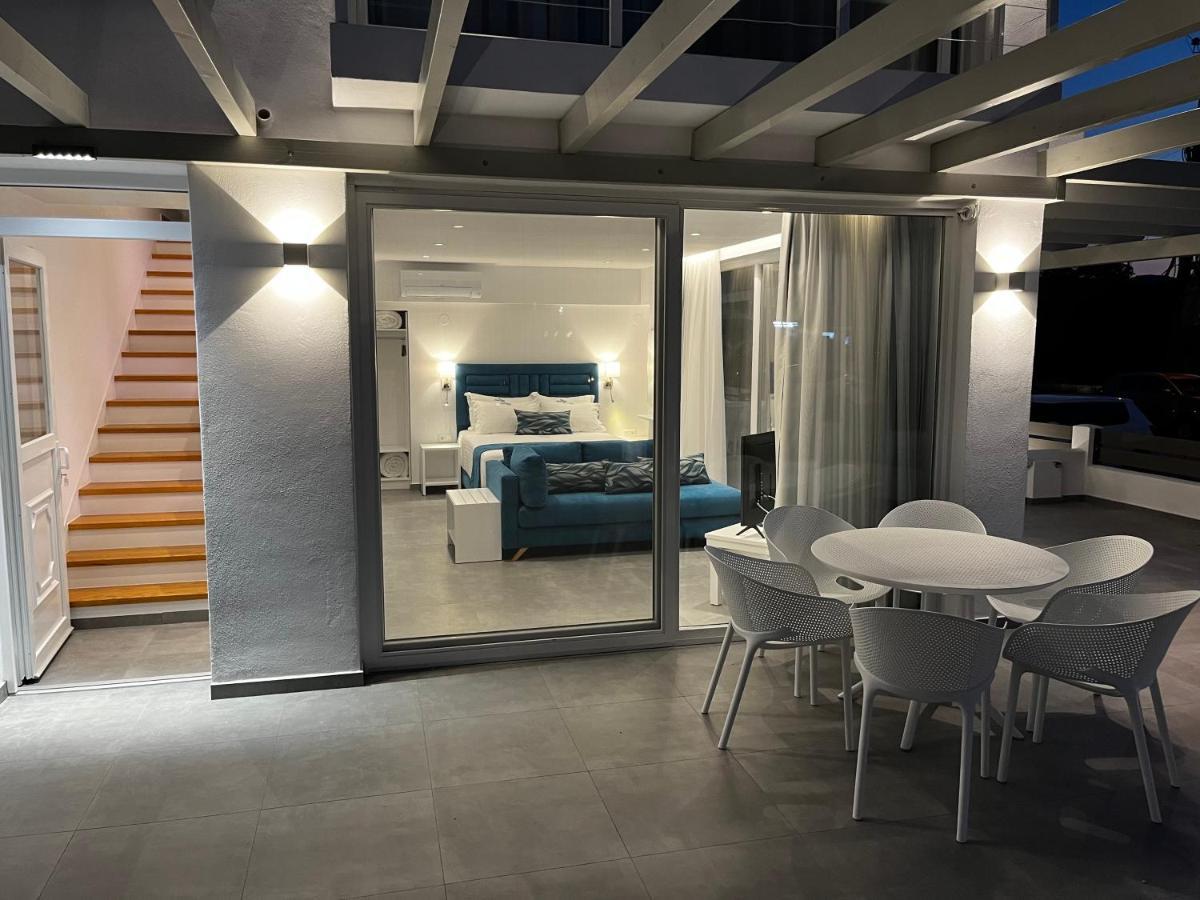 Ocean Blue Suites イエリソス エクステリア 写真