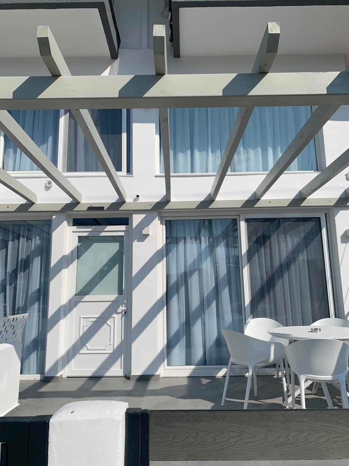 Ocean Blue Suites イエリソス エクステリア 写真